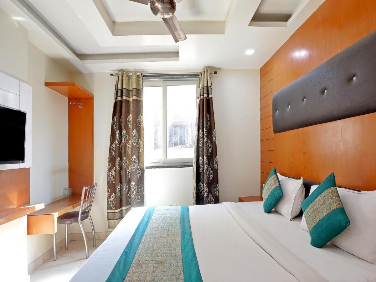 Hotel Tashkent Palace - Near New Delhi Railway Station Exterior foto
